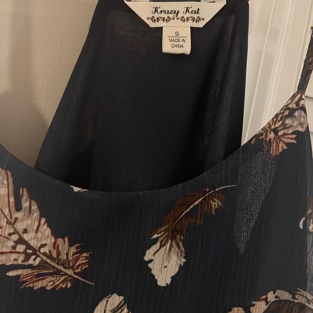 Woman’s Ruffle Tank - Picture 4 of 4